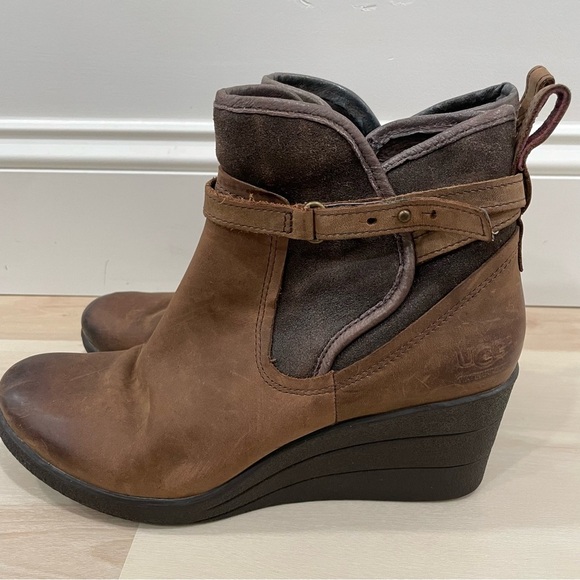 UGG Women's Size 8 Emalie Waterproof Wedge Leather Ankle Booties Brown 1008017 - Picture 8 of 14